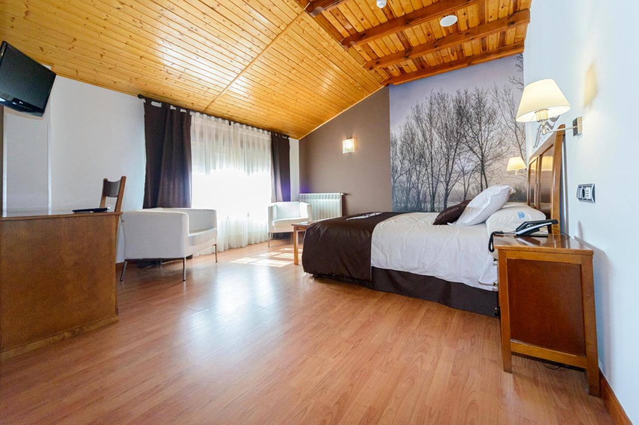 Hotel La Barrosa Abejar Eksteriør bilde